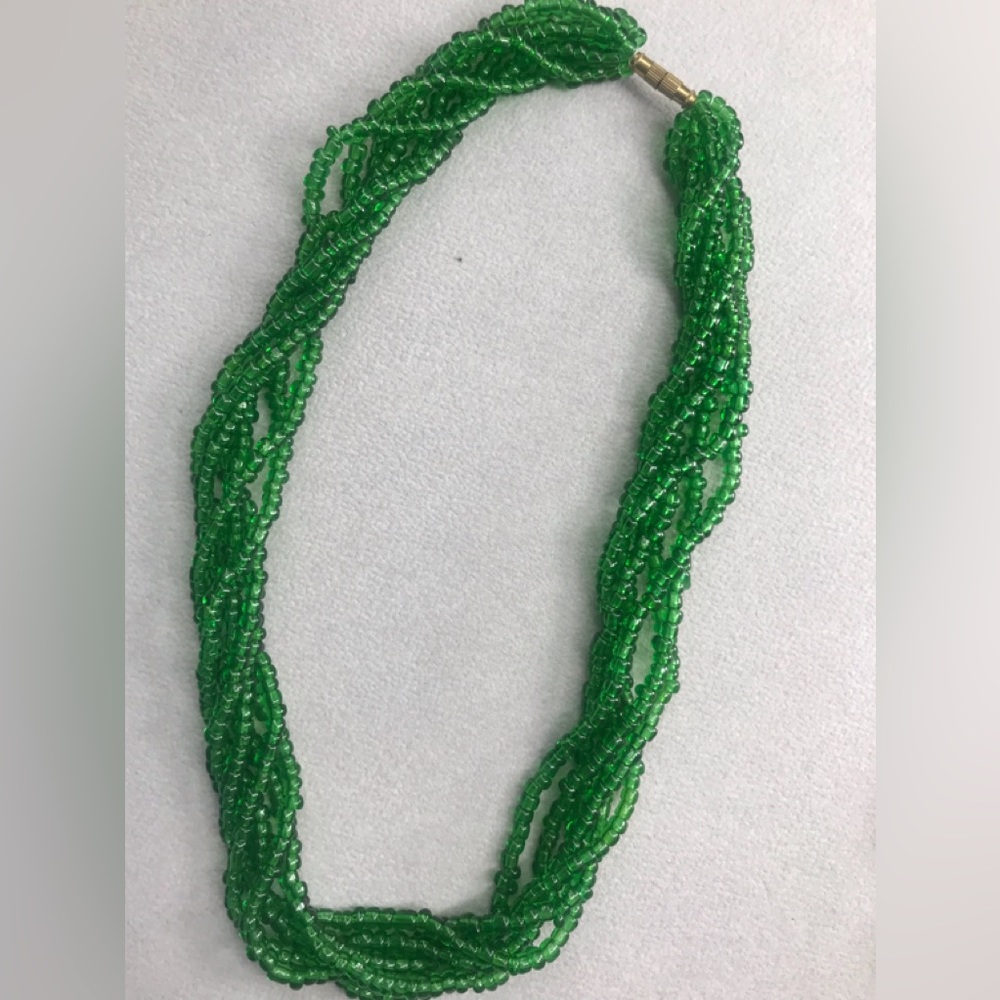 Green Smooth Beads Necklace